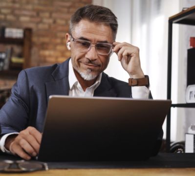 6 Ways AI Streamlines and Enhances Payroll Management