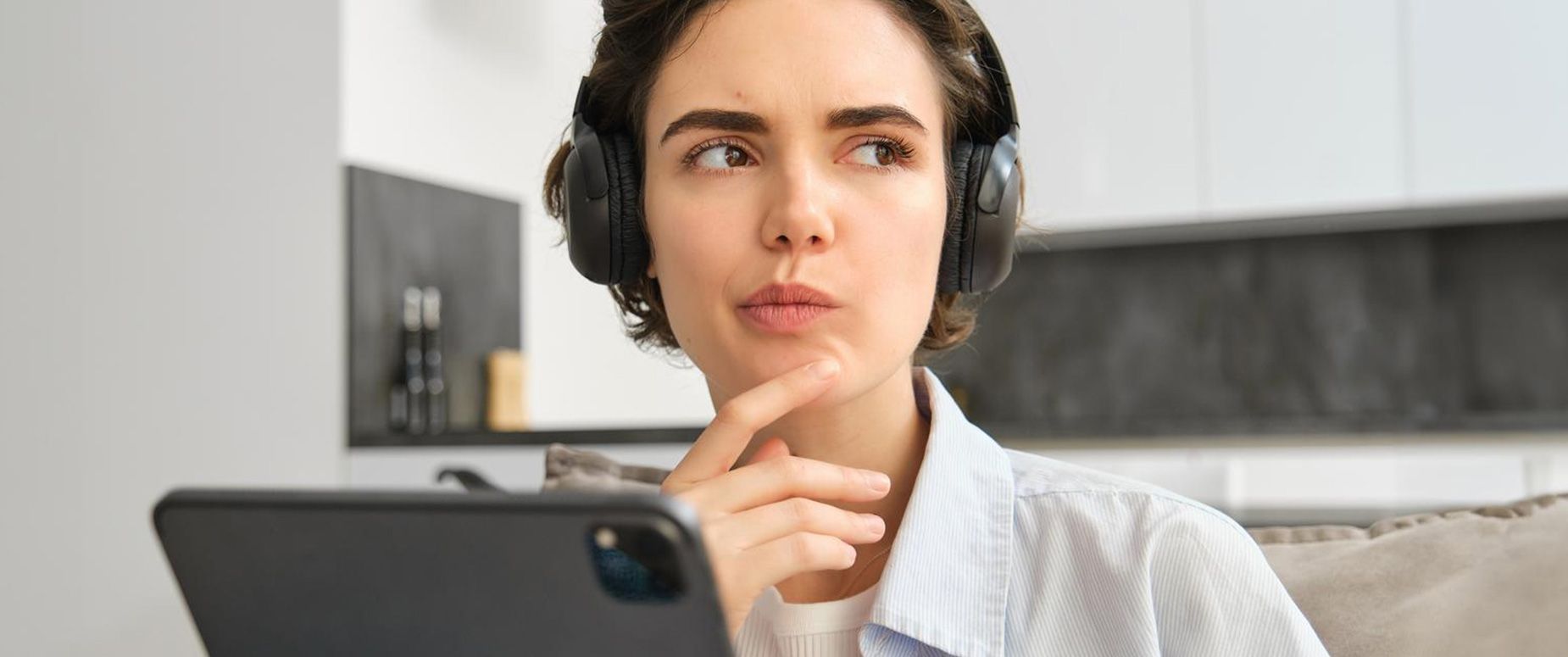 The rise of AI assistants in HR and finance teams